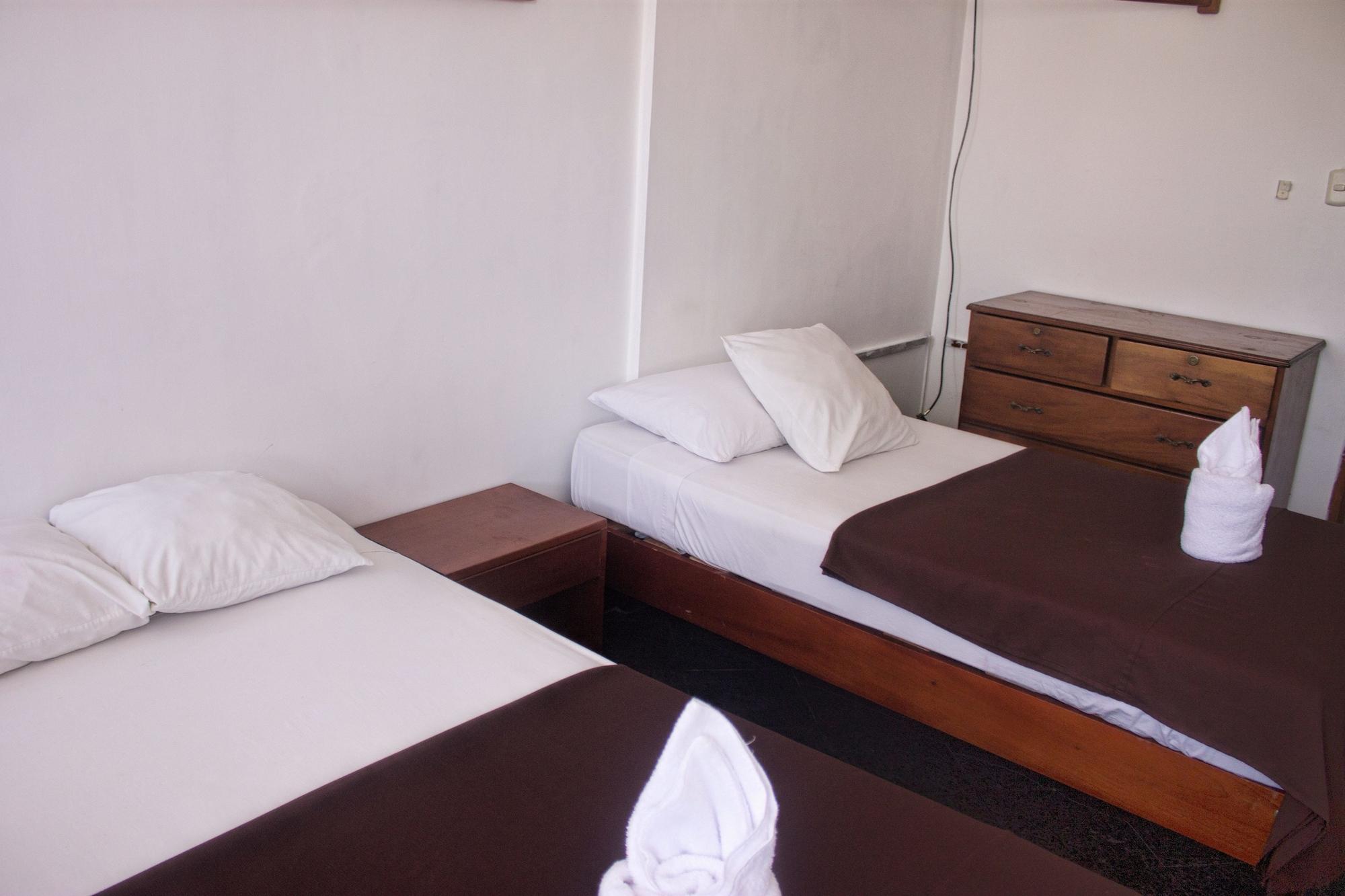 Amazon Hotel Iquitos Buitenkant foto
