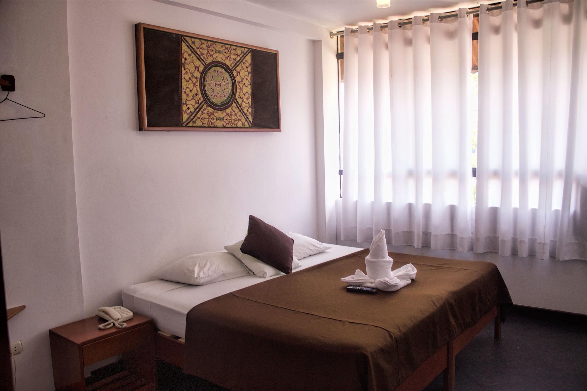 Amazon Hotel Iquitos Buitenkant foto