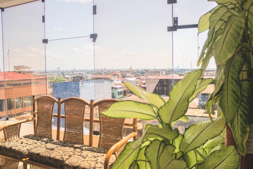 Amazon Hotel Iquitos Buitenkant foto