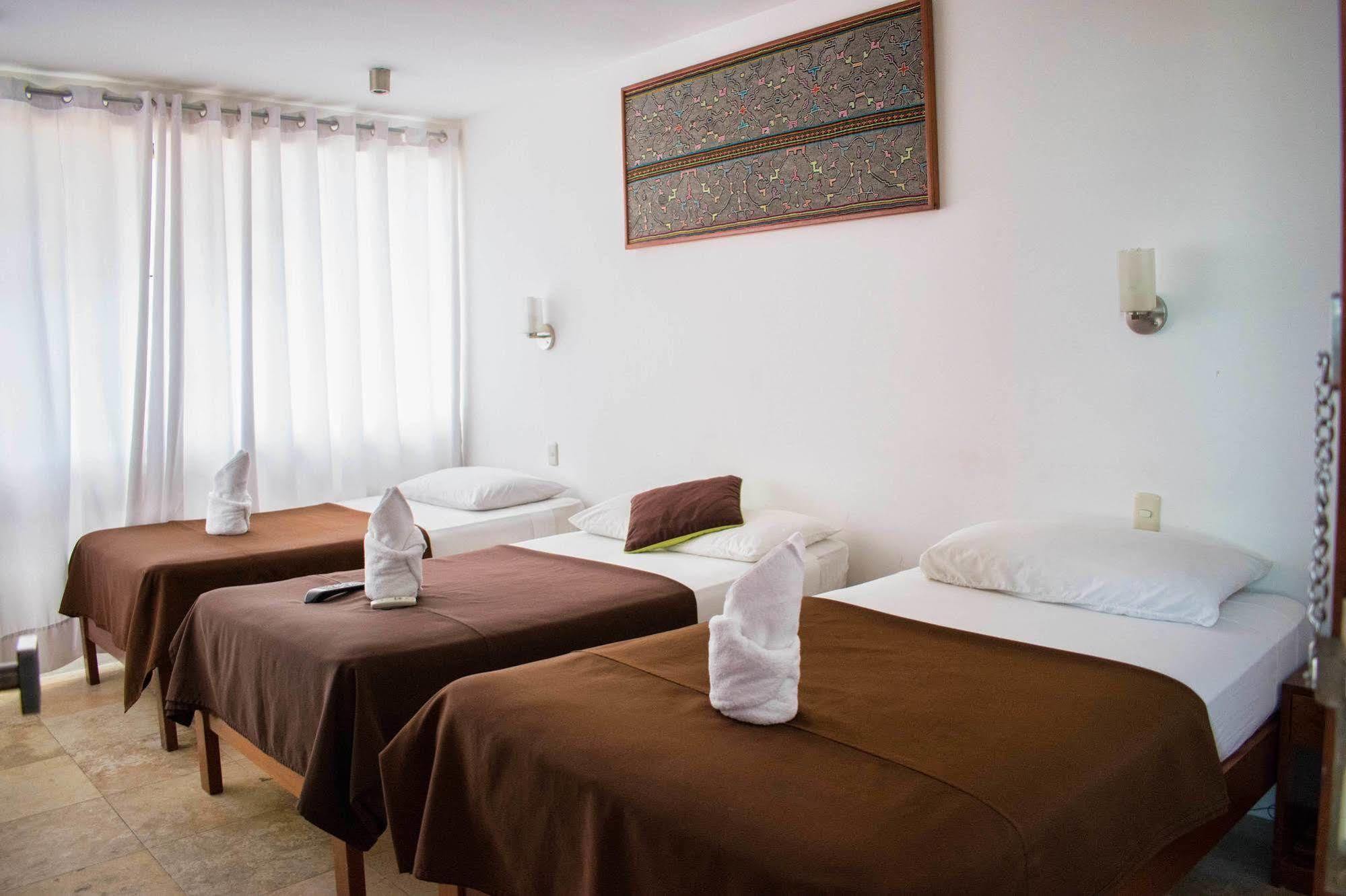 Amazon Hotel Iquitos Buitenkant foto