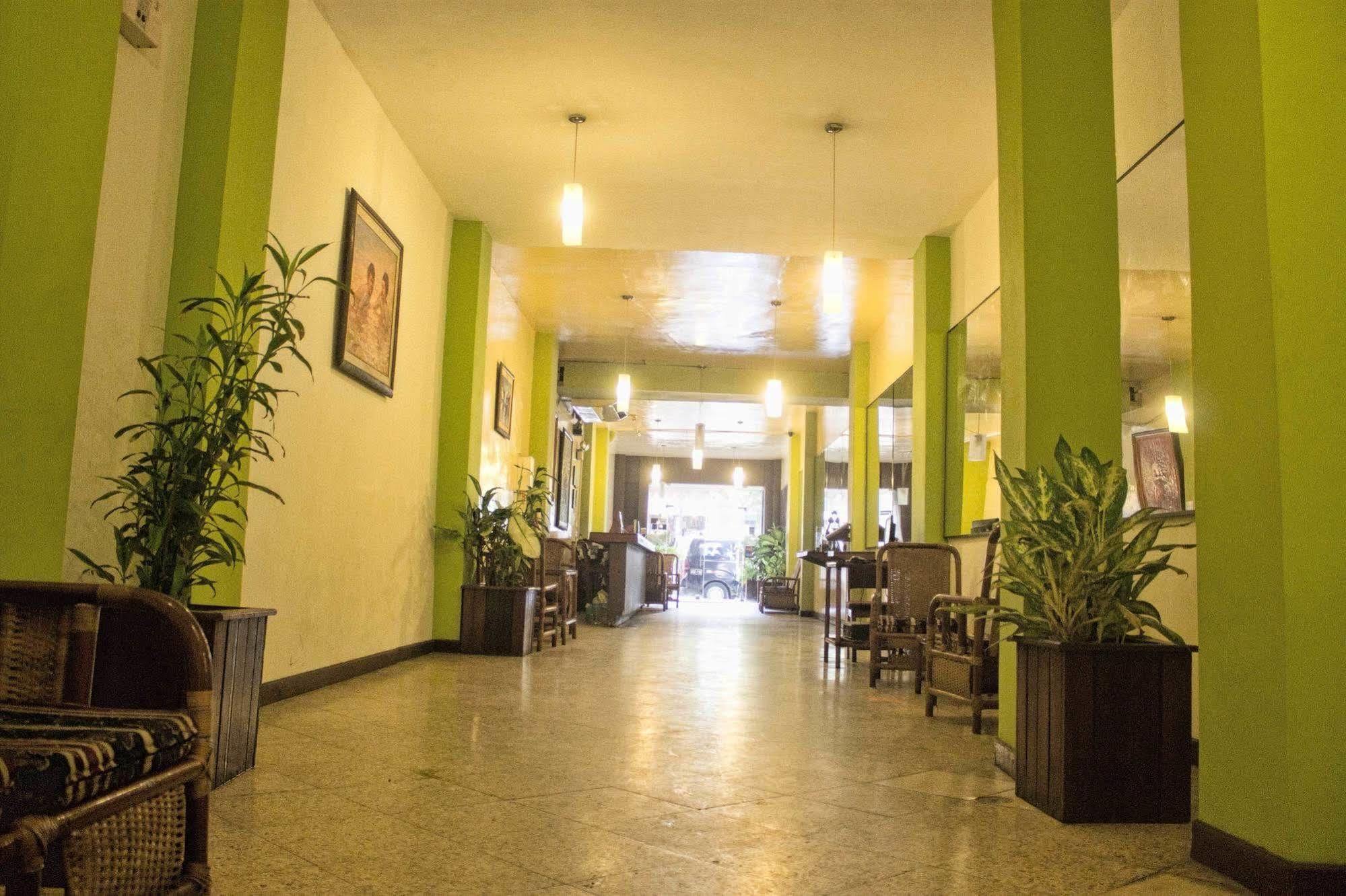 Amazon Hotel Iquitos Buitenkant foto