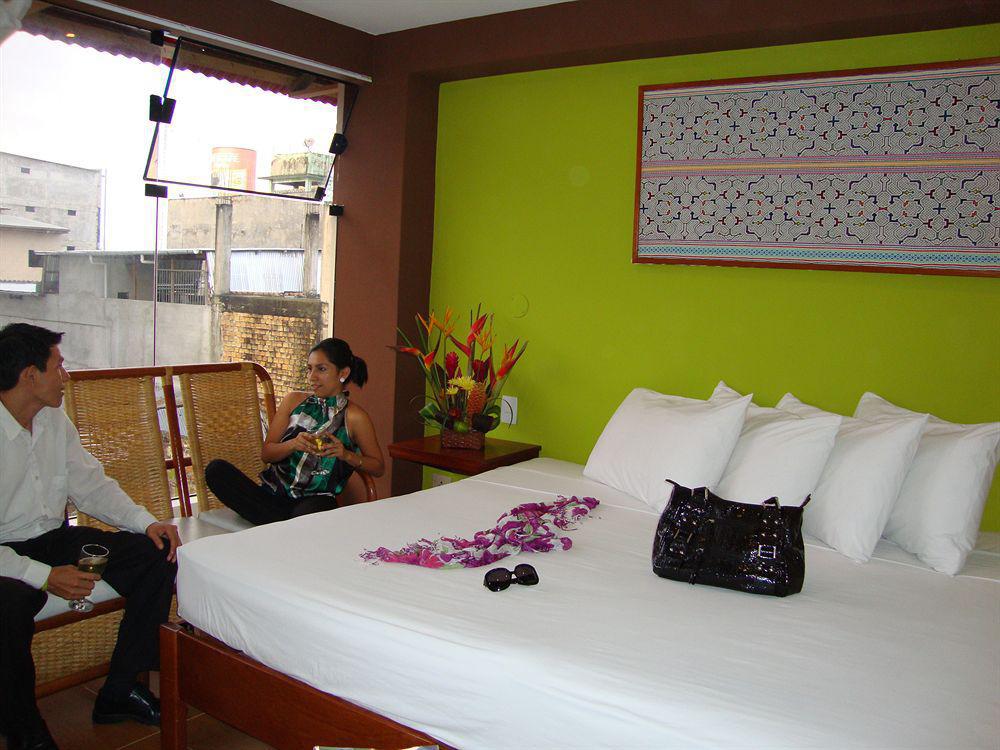 Amazon Hotel Iquitos Buitenkant foto